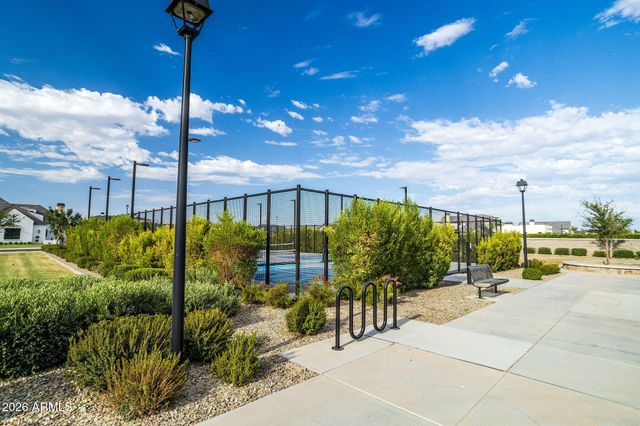 2523 E BLUE SAGE Road 106, Gilbert, AZ 85297