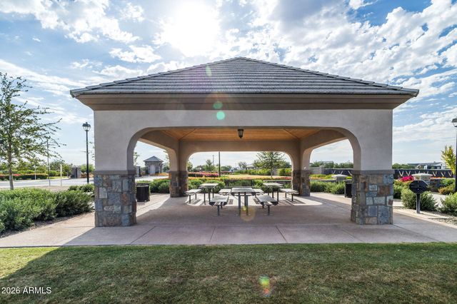2523 E BLUE SAGE Road 106, Gilbert, AZ 85297