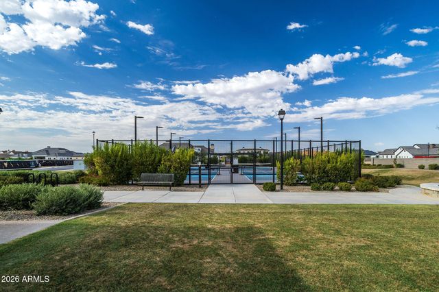 2523 E BLUE SAGE Road 106, Gilbert, AZ 85297