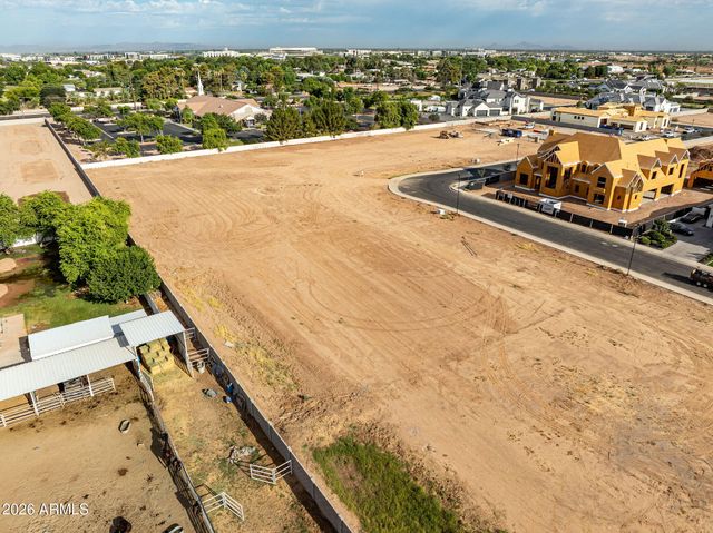 2523 E BLUE SAGE Road 106, Gilbert, AZ 85297