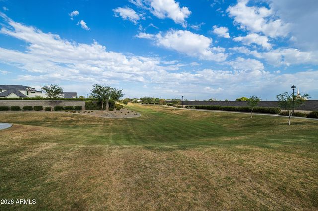 2523 E BLUE SAGE Road 106, Gilbert, AZ 85297