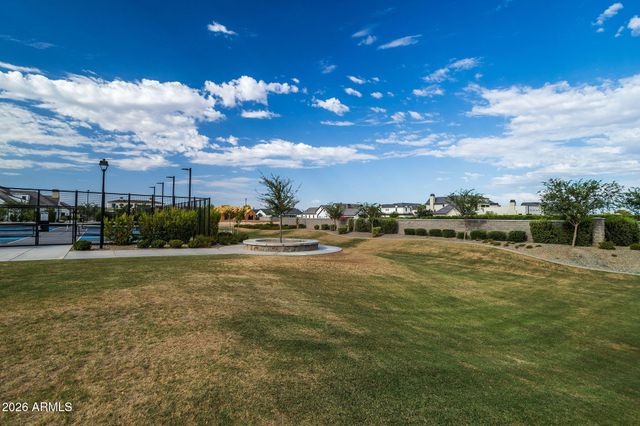2523 E BLUE SAGE Road 106, Gilbert, AZ 85297