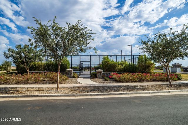2523 E BLUE SAGE Road 106, Gilbert, AZ 85297