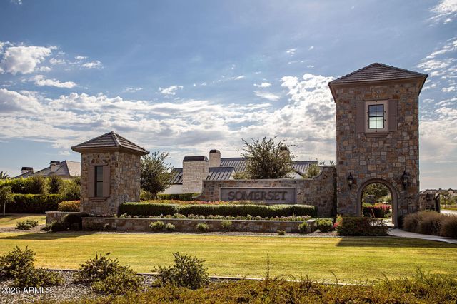 2523 E BLUE SAGE Road 106, Gilbert, AZ 85297