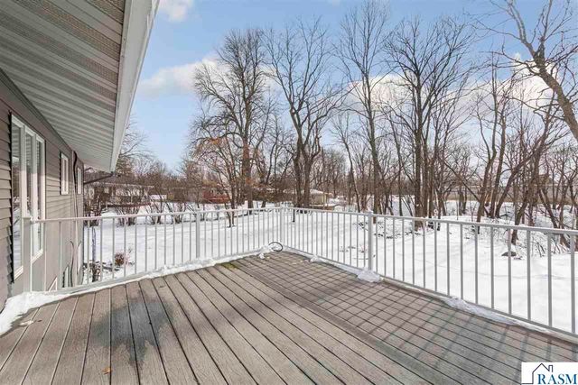 266 Cliff Drive, North Mankato, MN 56003