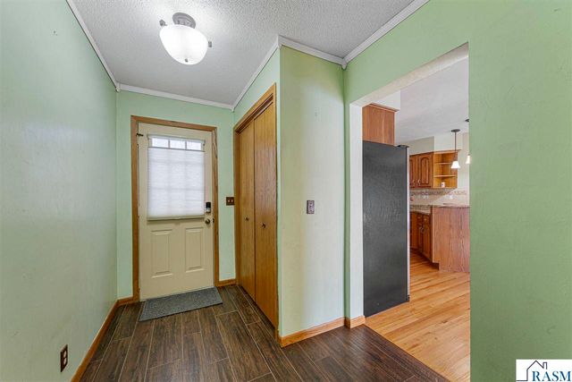 266 Cliff Drive, North Mankato, MN 56003