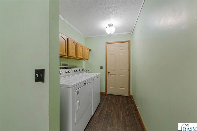 266 Cliff Drive, North Mankato, MN 56003