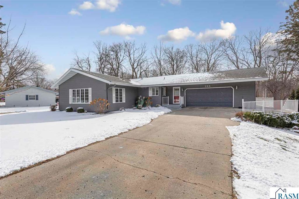 266 Cliff Drive, North Mankato, MN 56003