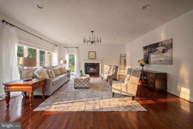 42080 PORCH LIGHT DR, Aldie, VA 20105