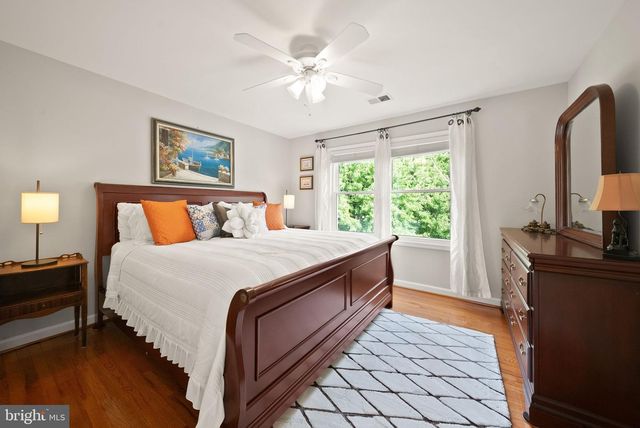 42080 PORCH LIGHT DR, Aldie, VA 20105