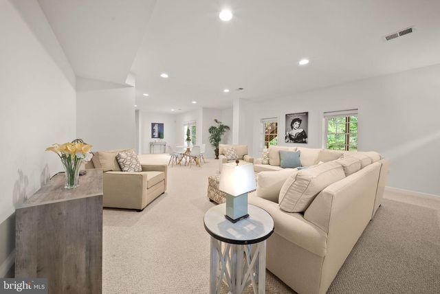 42080 PORCH LIGHT DR, Aldie, VA 20105