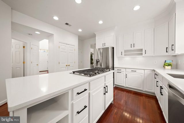 42080 PORCH LIGHT DR, Aldie, VA 20105