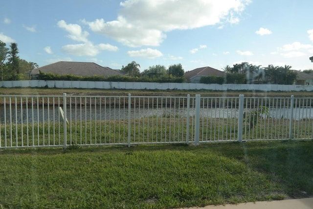 3198 49th Lane S, Lake Worth, FL 33461