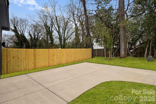 1800 Vinton Street, Charlotte, NC 28216