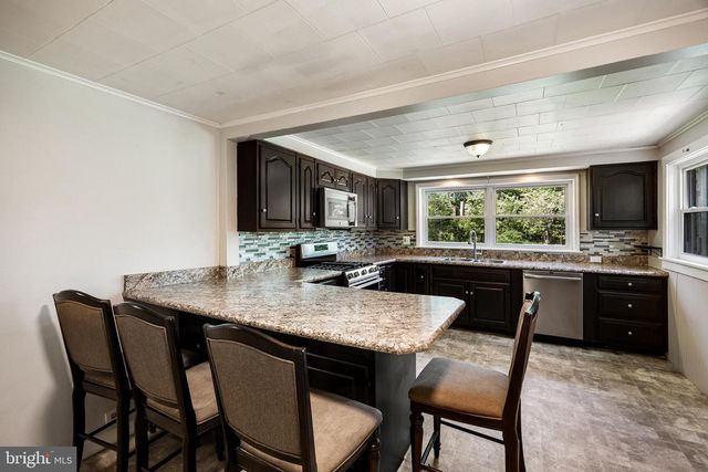 33 OREGON AVE, Mount Laurel, NJ 08054