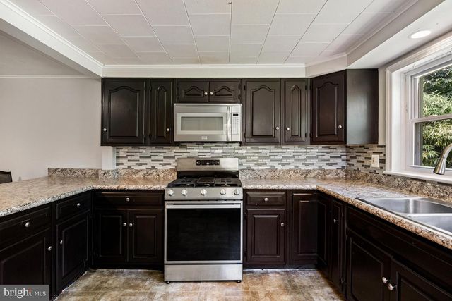 33 OREGON AVE, Mount Laurel, NJ 08054