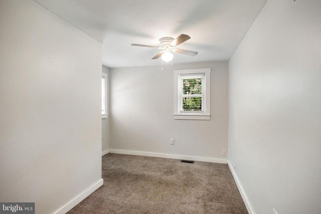 33 OREGON AVE, Mount Laurel, NJ 08054