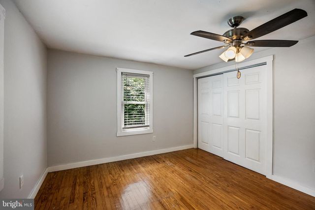 33 OREGON AVE, Mount Laurel, NJ 08054