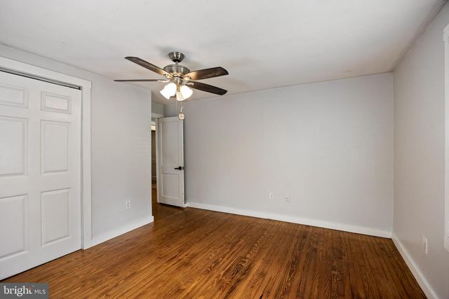 33 OREGON AVE, Mount Laurel, NJ 08054