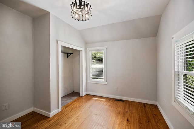 33 OREGON AVE, Mount Laurel, NJ 08054