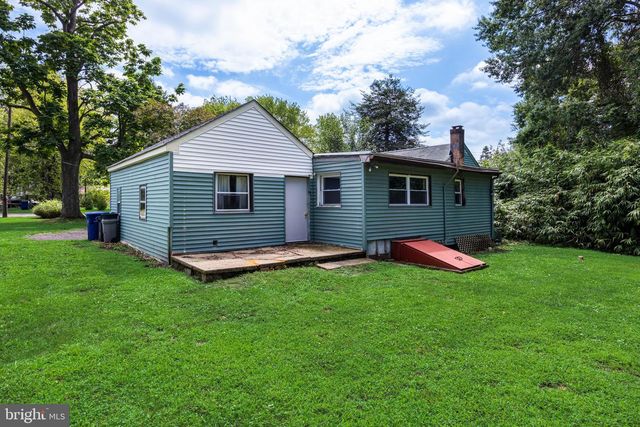 33 OREGON AVE, Mount Laurel, NJ 08054
