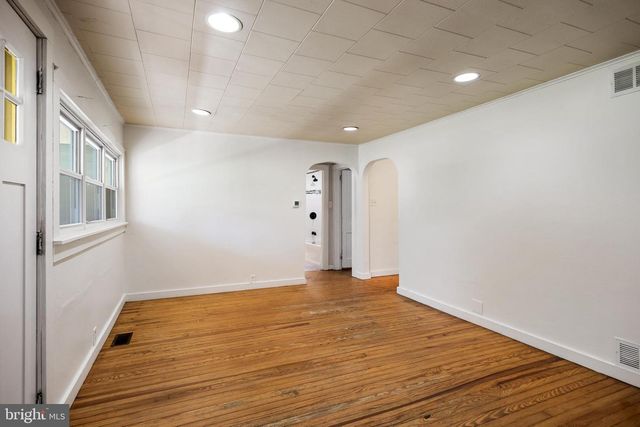 33 OREGON AVE, Mount Laurel, NJ 08054