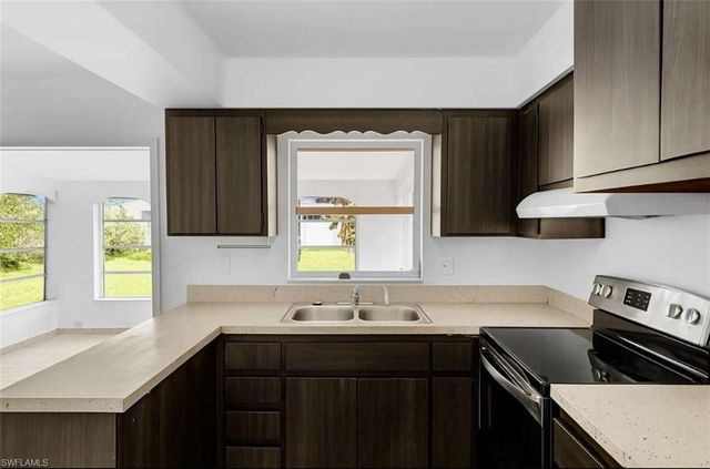 213 SE 47th ST, Cape Coral, FL 33904