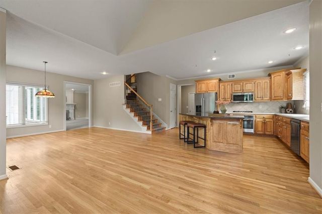 8426 Haven Street, Lenexa, KS 66219