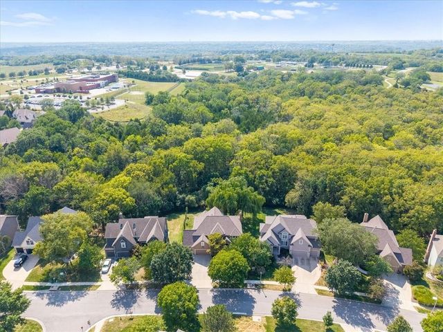 8426 Haven Street, Lenexa, KS 66219