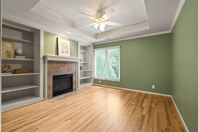 8426 Haven Street, Lenexa, KS 66219