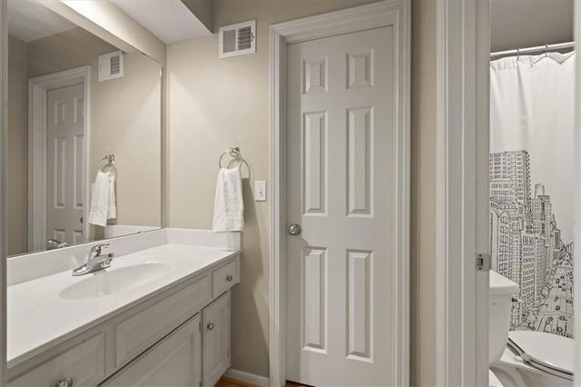 8426 Haven Street, Lenexa, KS 66219