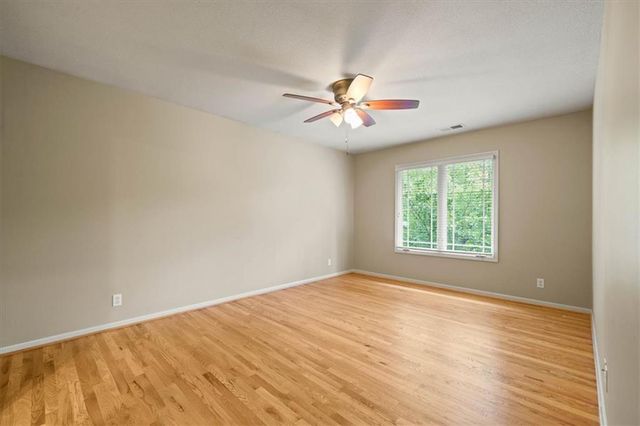 8426 Haven Street, Lenexa, KS 66219