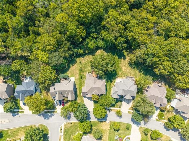 8426 Haven Street, Lenexa, KS 66219