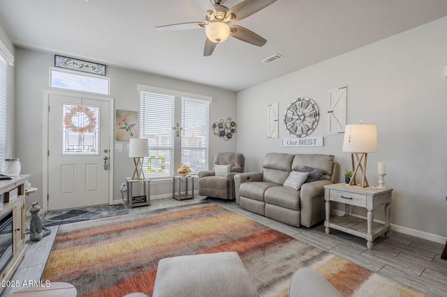 650 N Hawes Road 3215, Mesa, AZ 85207