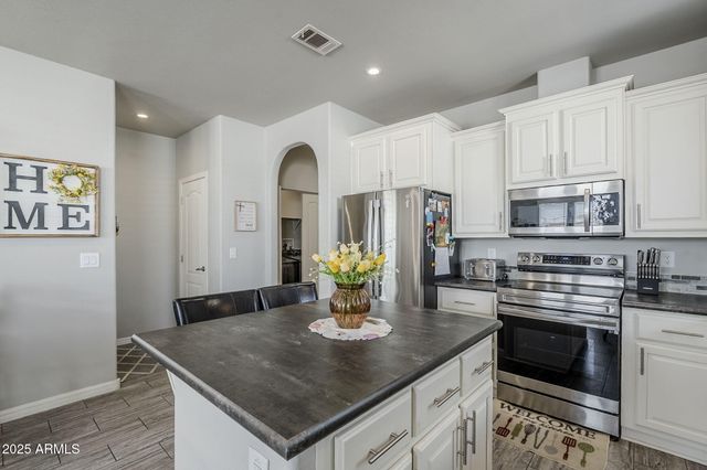 650 N Hawes Road 3215, Mesa, AZ 85207