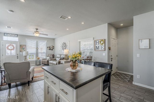 650 N Hawes Road 3215, Mesa, AZ 85207