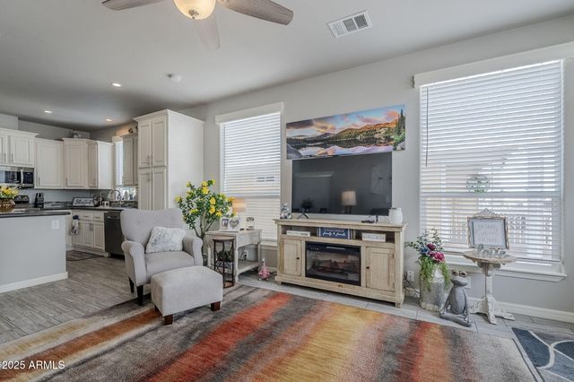 650 N Hawes Road 3215, Mesa, AZ 85207