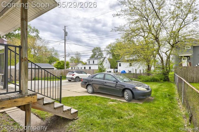 212 Ardmore Drive, Ferndale, MI 48220