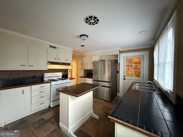 952 Wayside Street NW, Cornelia, GA 30531