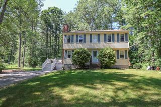 26 Wilshire Drive, Londonderry, NH 03053