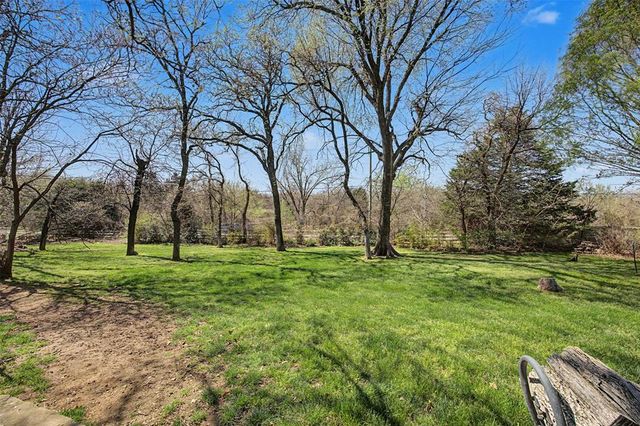 1425 N Manchester Avenue, Edmond, OK 73034