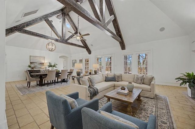 1425 N Manchester Avenue, Edmond, OK 73034