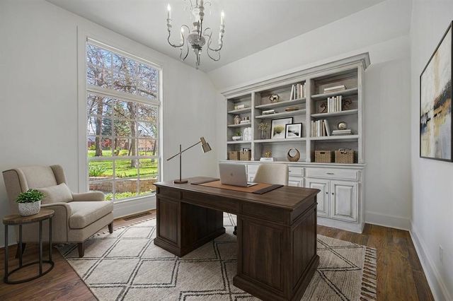 1425 N Manchester Avenue, Edmond, OK 73034