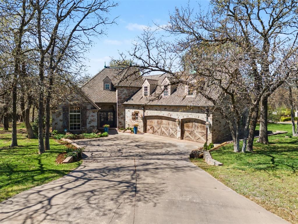 1425 N Manchester Avenue, Edmond, OK 73034