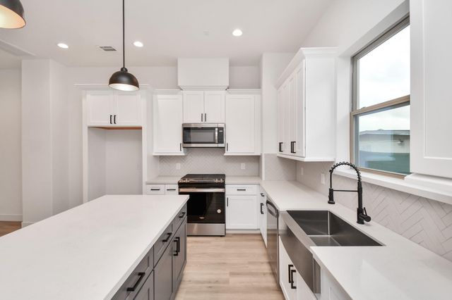 2335 Eagle St, Houston, TX 77004