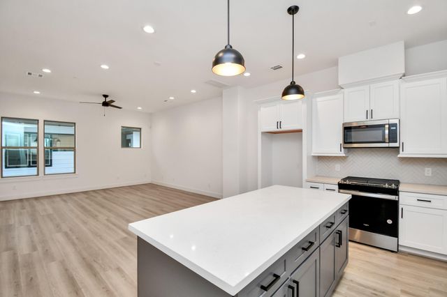 2335 Eagle St, Houston, TX 77004