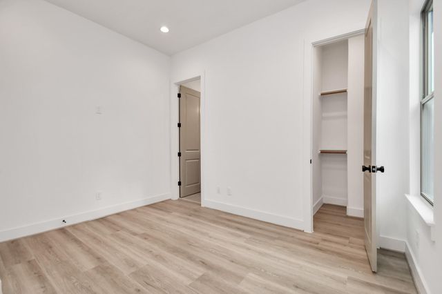 2335 Eagle St, Houston, TX 77004