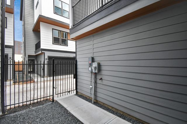 2335 Eagle St, Houston, TX 77004