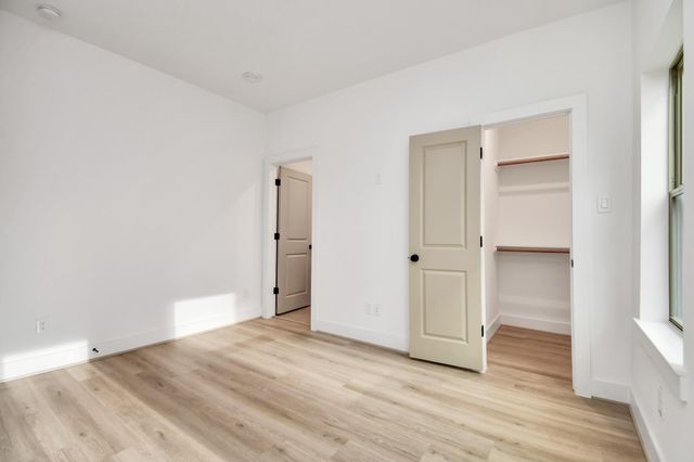 2335 Eagle St, Houston, TX 77004