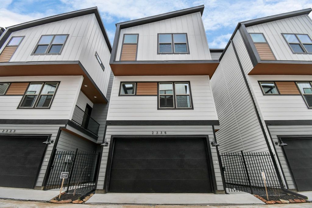 2335 Eagle St, Houston, TX 77004